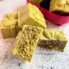 Dubai W Vegan - Schokoladenkreation mit weißer Schokolade und Pistazie – mit Zucker in reduzierter Form