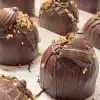 Chocolat - Handgemachter Mini Schokoladenkuchen mit ganache und Karamell und Valrhona-Schokolade, ohne Zuckerzusatz